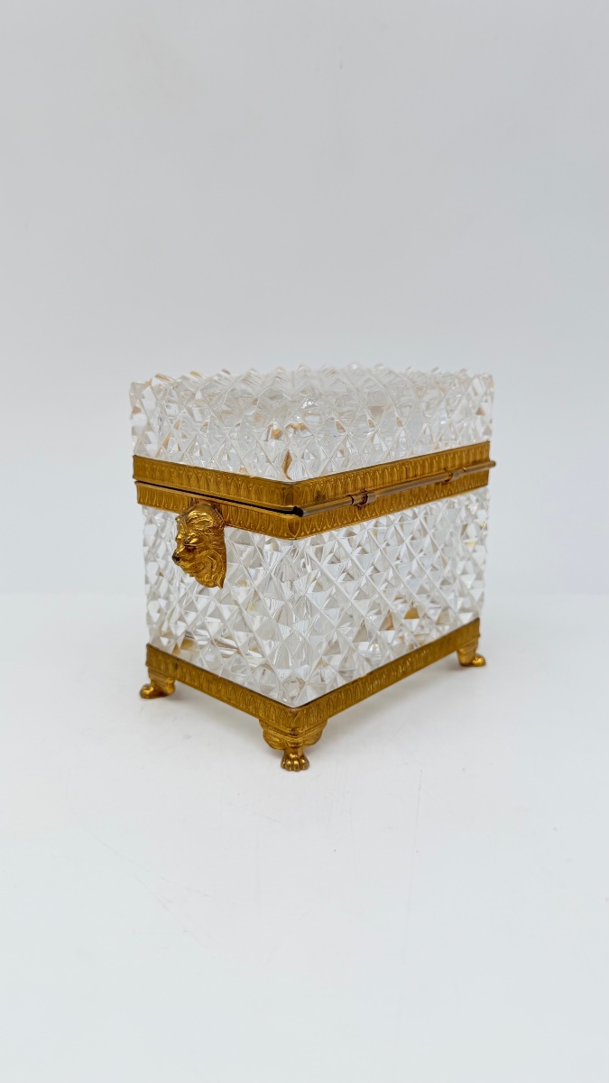 Antique Baccarat Crystal Box With A Bow-shaped Clasp-photo-4
