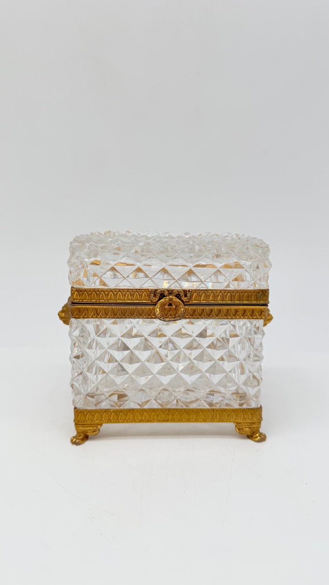 Antique Baccarat Crystal Box With A Bow-shaped Clasp