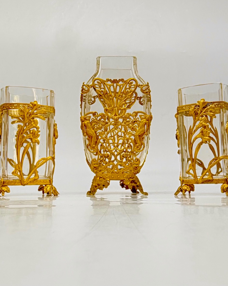 Wonder Set Of Vases Baccarat Art Nouveau Finely Decorated With Adore Bronze Relief Nymphs 