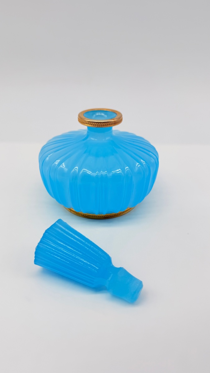 Flacon de parfum français en opaline bleue-photo-3