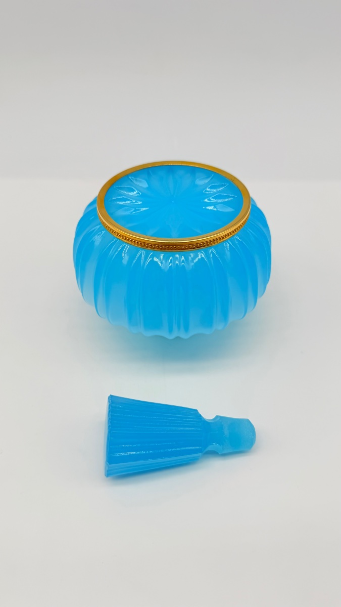 Flacon de parfum français en opaline bleue-photo-2
