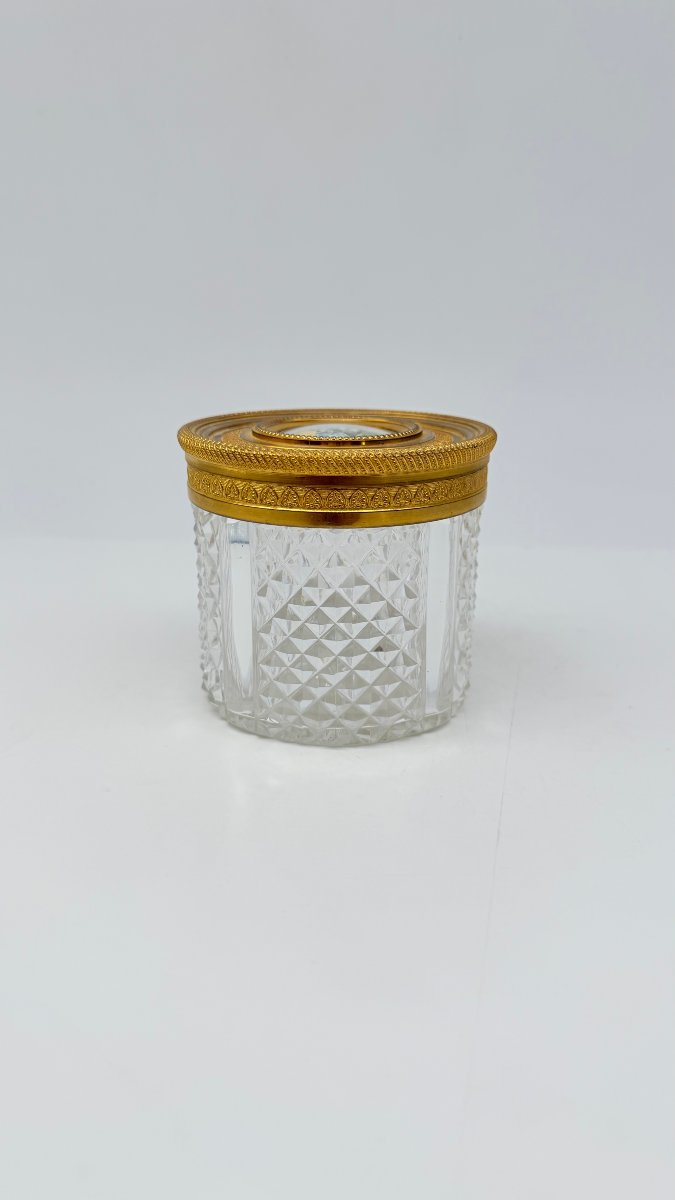 A Diamond-point-cut Crystal Powder Jar Topped With A Gilded Bronze Lid, Featuring A Miniature