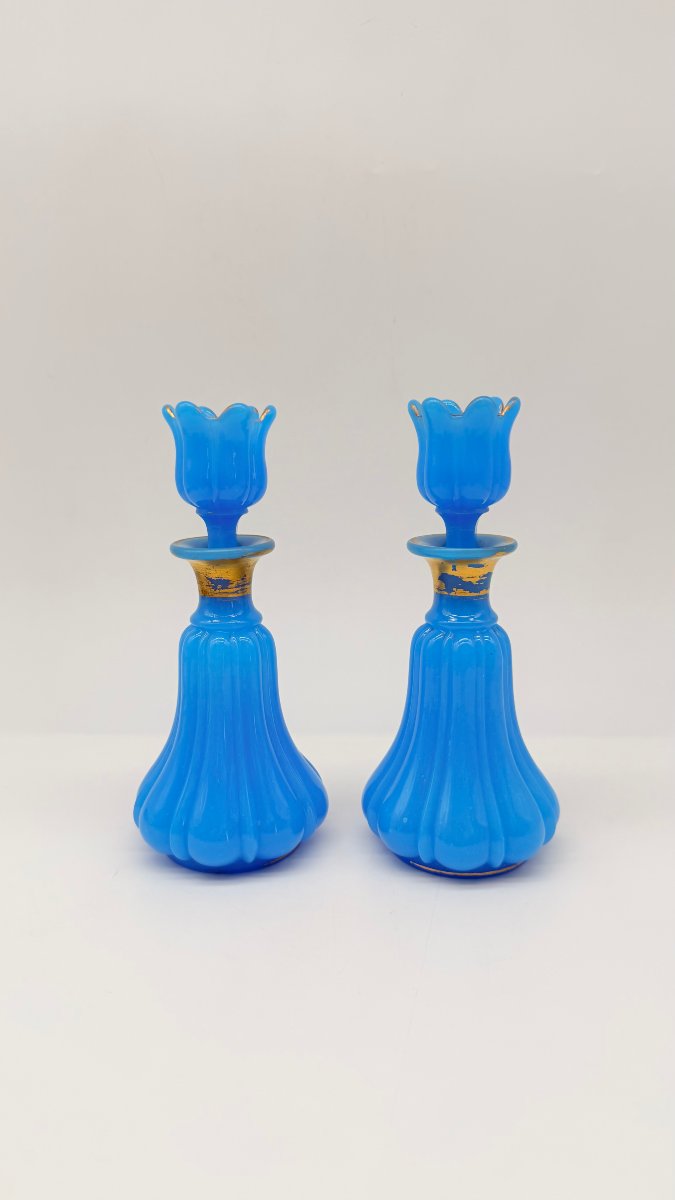 Paire de flacons à parfum en opaline bleu turquoise, France, époque Napoléon III