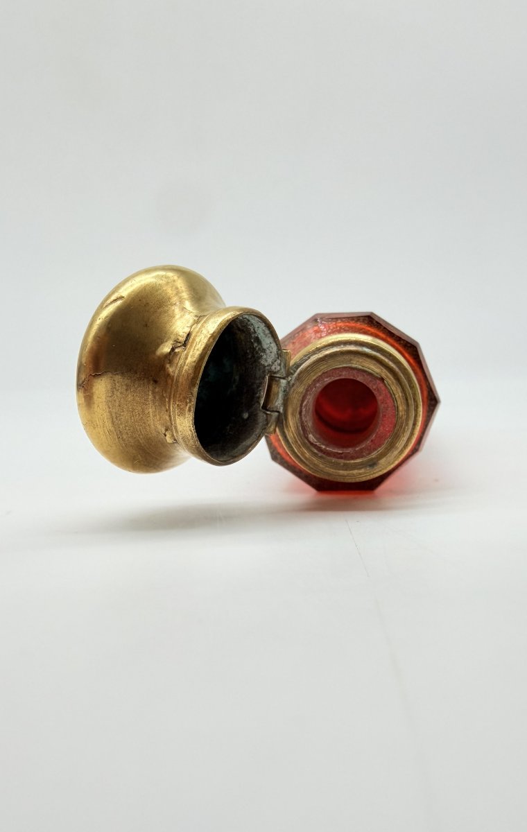 Double Cranberry-tinted Crystal Travelling Scent Bottle, France, 19th Century-photo-1