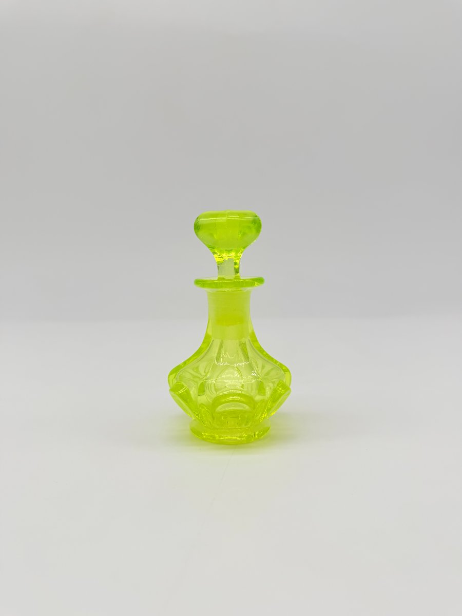 Flacon à parfum en ouraline, Bohême, époque Biedermeier, vers 1840-photo-3