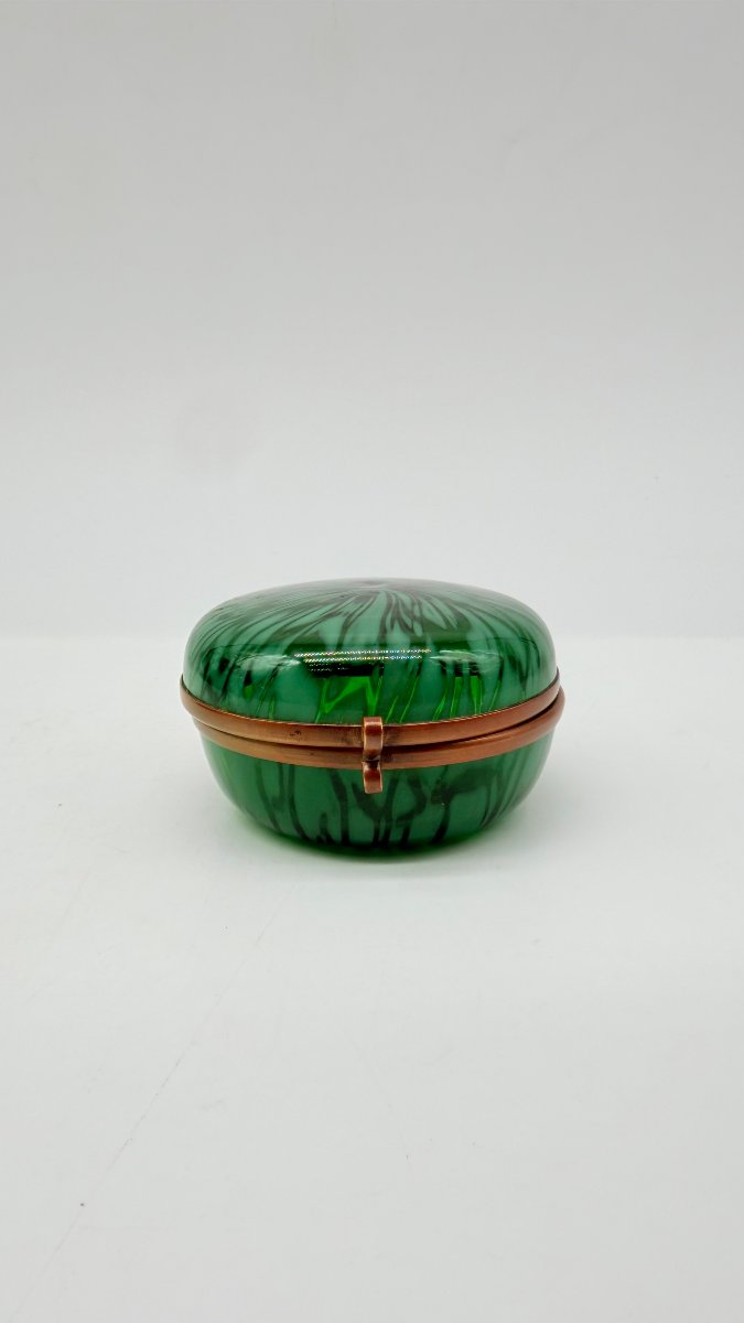 Boîte circulaire en verre de Murano vert jaspé, Italie, XXe siècle