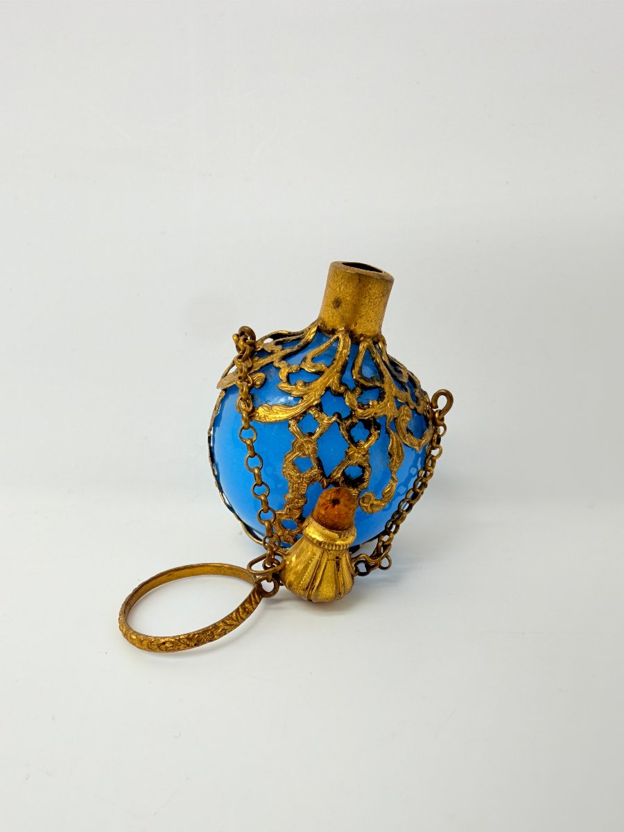 Flacon à parfum "cage" en opaline bleu turquoise et monture en laiton doré. Napoléon III. -photo-4