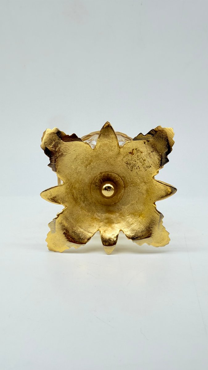Rare boîte en cristal taillé en forme d’ananas à monture en bronze doré, vers 1830-photo-5
