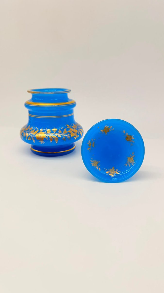 Rare Turquoise Blue Opaline Sponge Pot With Gold Enamel Decoration, Circa 1850-photo-3