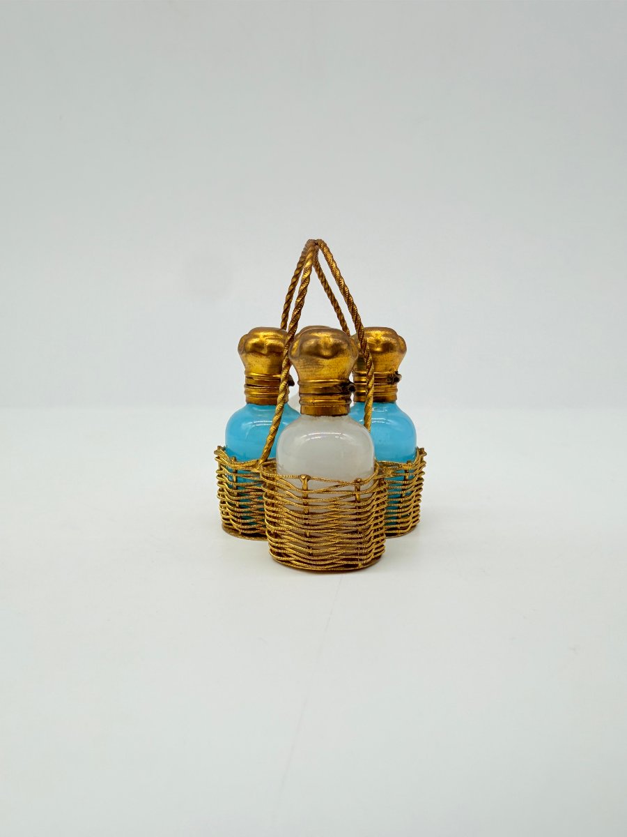Napoleon III Miniature Travel Necessaire With Opaline Scent Bottles And Gilt Brass-photo-2