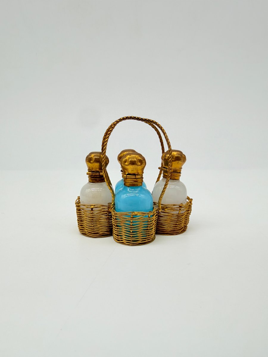 Napoleon III Miniature Travel Necessaire With Opaline Scent Bottles And Gilt Brass-photo-3