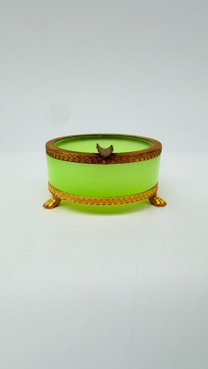 A Chrysoprase-green Opaline Glass Ashtray With Gilt-bronze Mounts, Charles X Period-photo-1