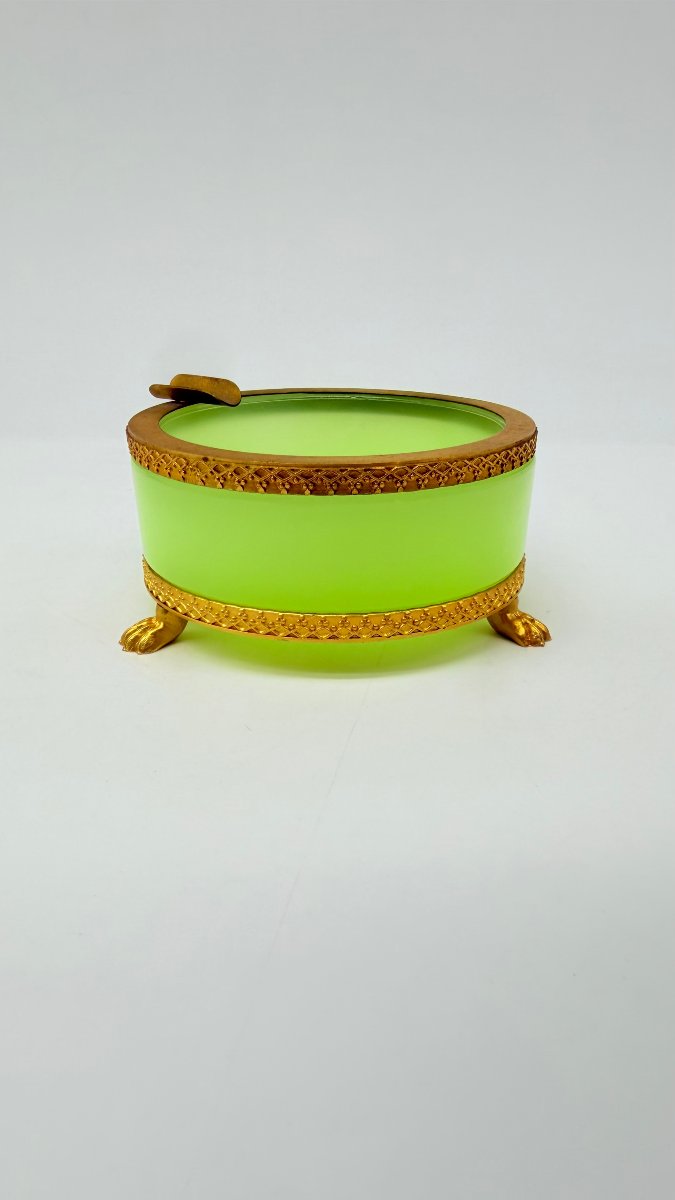 A Chrysoprase-green Opaline Glass Ashtray With Gilt-bronze Mounts, Charles X Period-photo-2