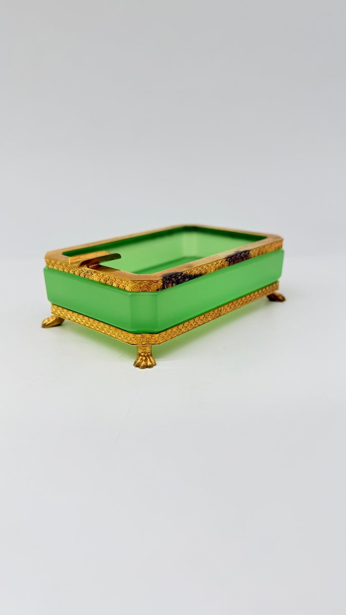 A Rectangular Chrysoprase-green Opaline Glass Ashtray With Gilt-bronze Mounts, Charles X / Loui-photo-4