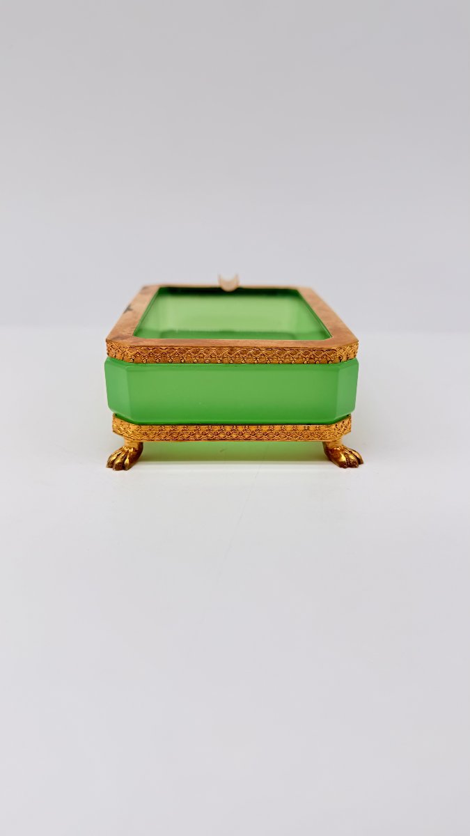 A Rectangular Chrysoprase-green Opaline Glass Ashtray With Gilt-bronze Mounts, Charles X / Loui-photo-1