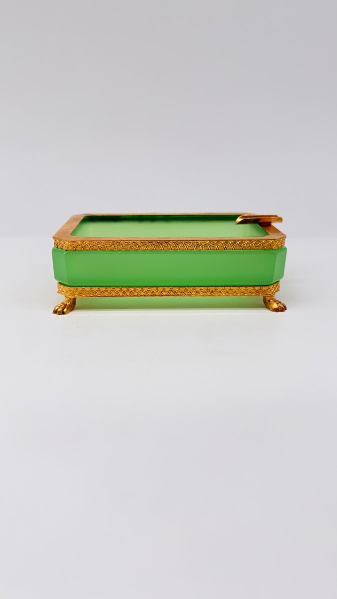 A Rectangular Chrysoprase-green Opaline Glass Ashtray With Gilt-bronze Mounts, Charles X / Loui-photo-2