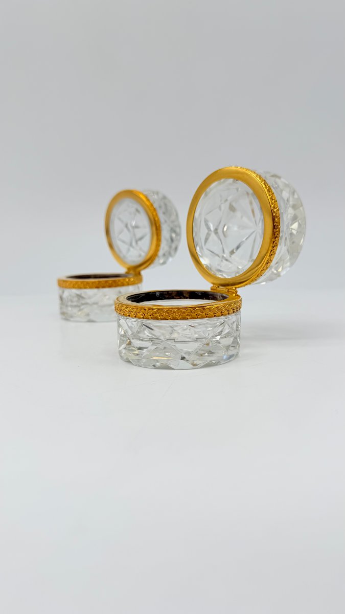     Baccarat, Pair Of Cut Crystal And Gilt Bronze Covered Boxes-photo-1