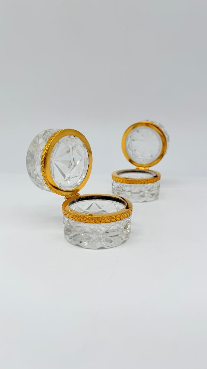     Baccarat, Pair Of Cut Crystal And Gilt Bronze Covered Boxes-photo-2