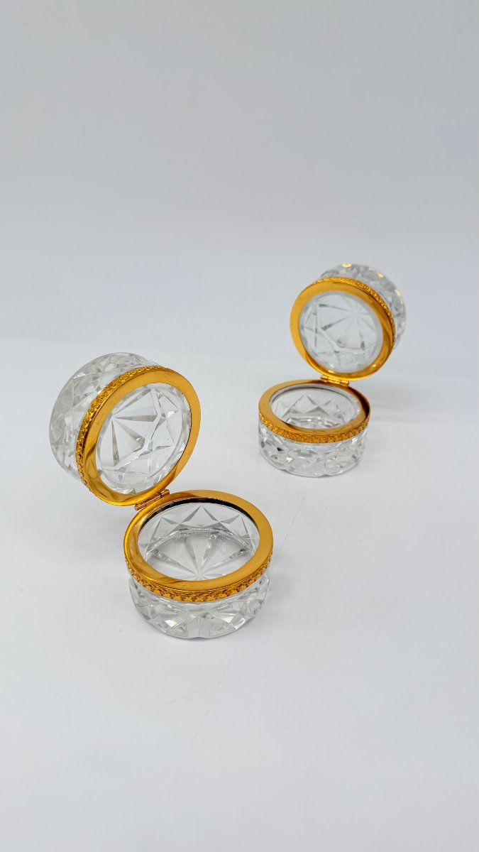     Baccarat, Pair Of Cut Crystal And Gilt Bronze Covered Boxes-photo-3