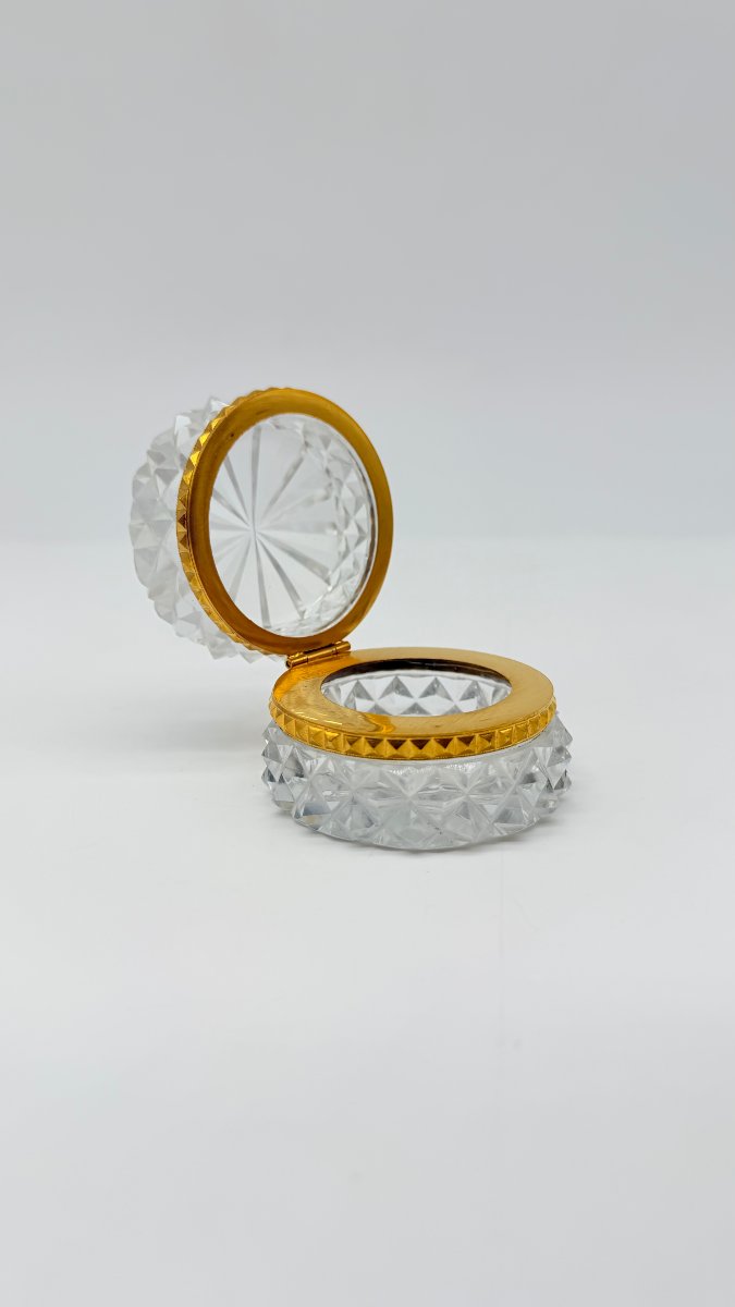 Boîte couverte en cristal taillé à pointes de diamant et bronze doré, fin XIXe siècle-photo-1