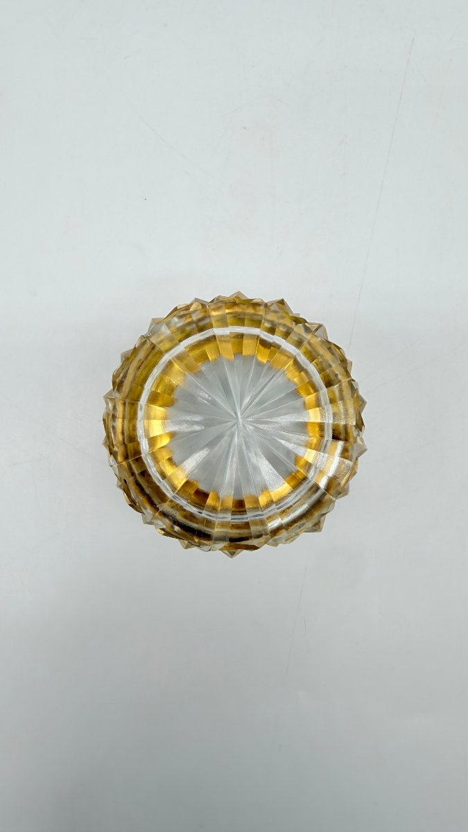 Boîte couverte en cristal taillé à pointes de diamant et bronze doré, fin XIXe siècle-photo-4