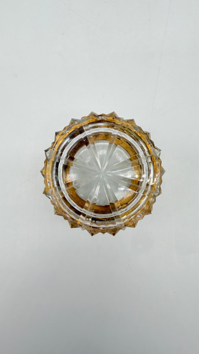 Boîte couverte en cristal taillé à pointes de diamant et bronze doré, fin XIXe siècle-photo-5