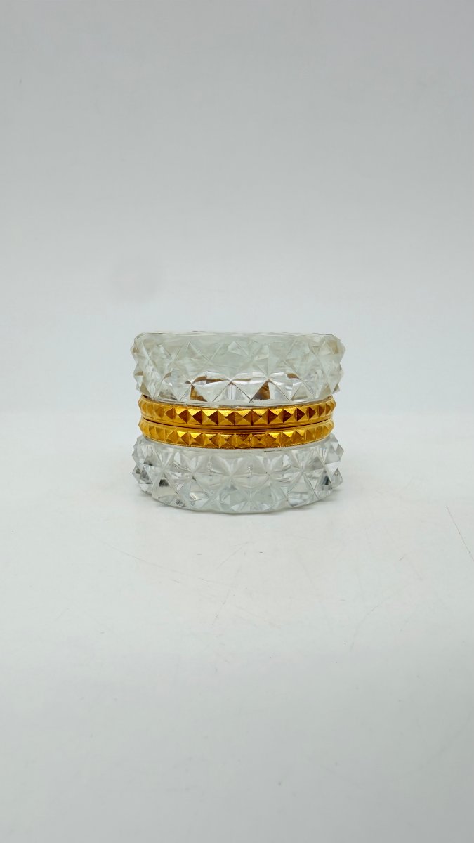 Boîte couverte en cristal taillé à pointes de diamant et bronze doré, fin XIXe siècle-photo-8