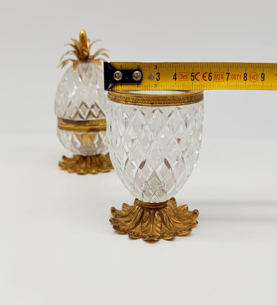  Paire de boîtes couvertes formant ananas en cristal taillé et bronze doré, époque Charles X-photo-7