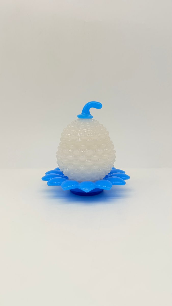Baccarat, boite couverte en opaline blanche et bleue formant ananas. -photo-2