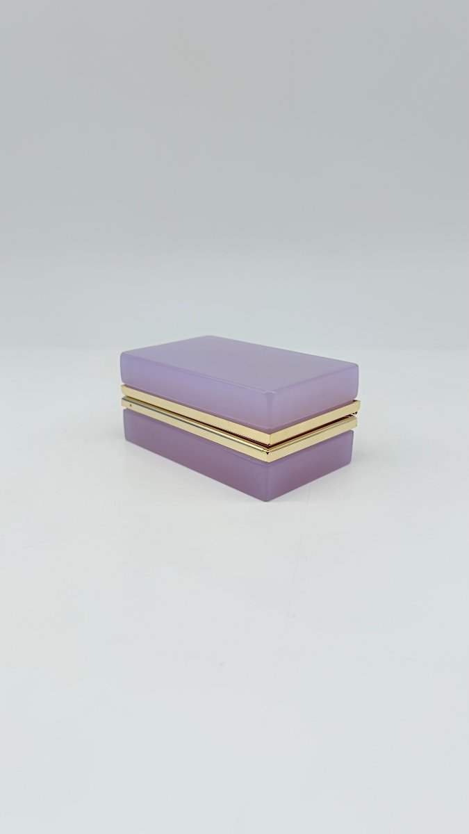Boîte couverte en opaline améthyste et bronze doré, époque Napoléon III 