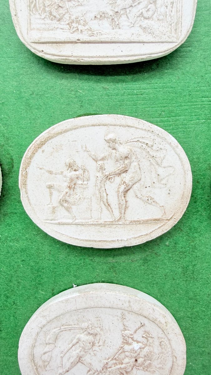  Ensemble de douze empreintes d'intailles en plâtre moulé, Italie XIXe siècle-photo-2