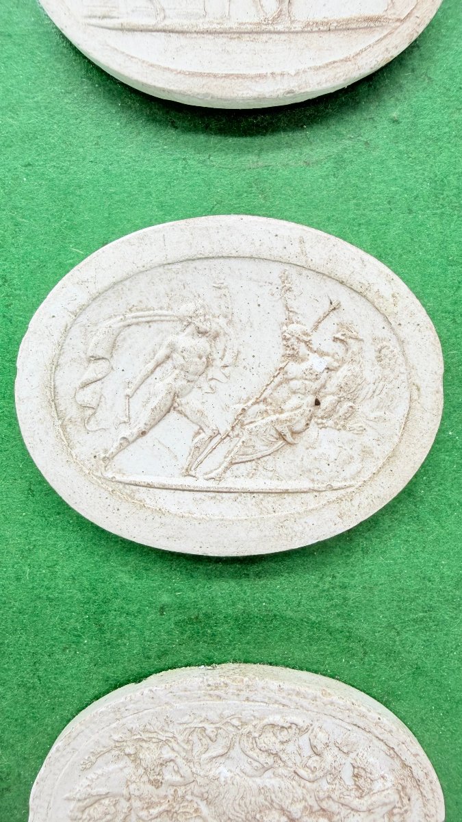  Ensemble de douze empreintes d'intailles en plâtre moulé, Italie XIXe siècle-photo-3