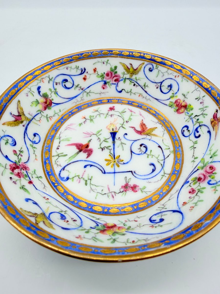 Sèvres, Soft-paste Porcelain Dish, Painted By Girard, Gilt By Le Guay, 1790 -photo-2