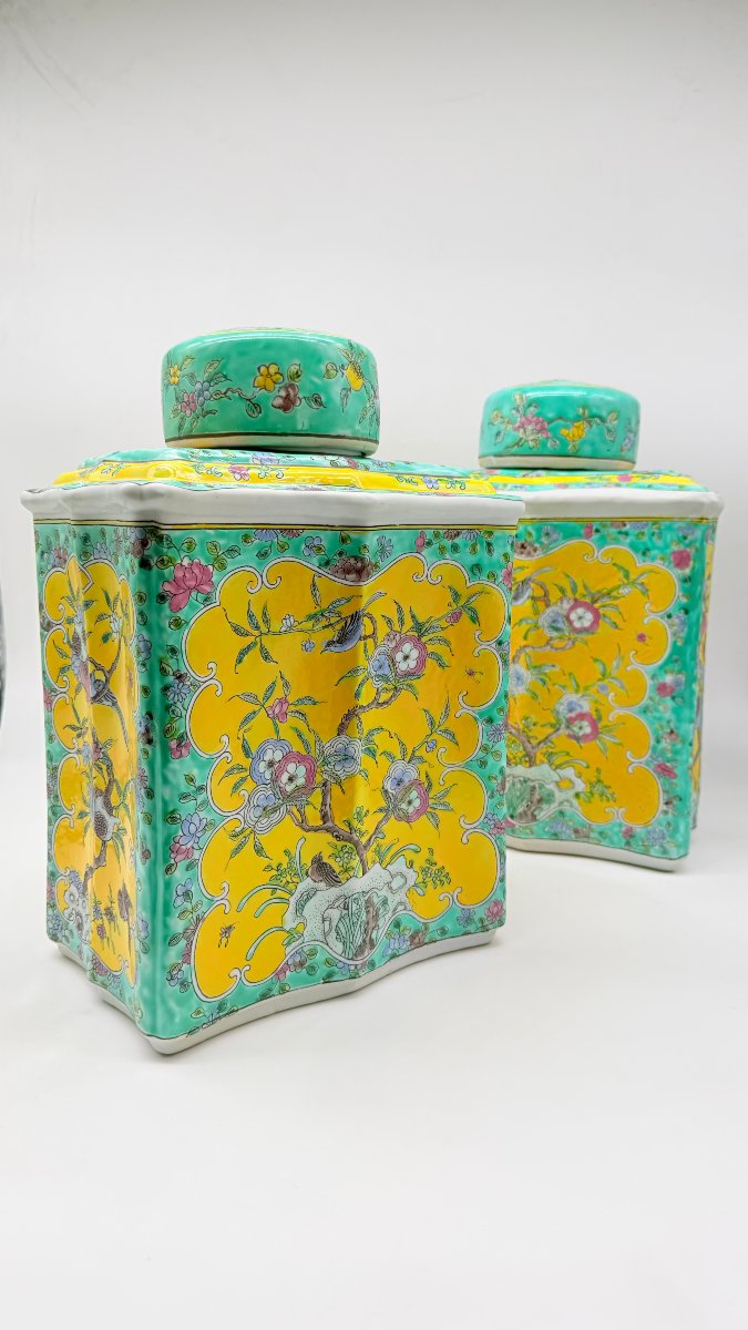 Pair Of Covered Famille Jaune Porcelain Vases, China, Apocryphal Kangxi Mark-photo-3