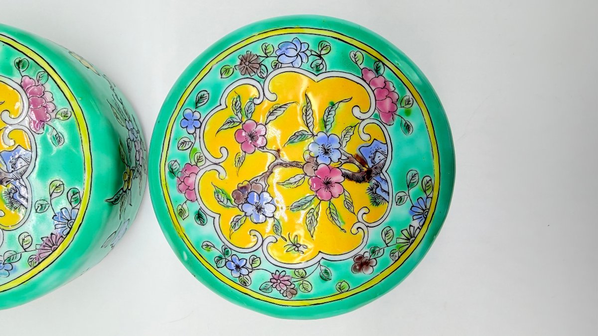Pair Of Covered Famille Jaune Porcelain Vases, China, Apocryphal Kangxi Mark-photo-4
