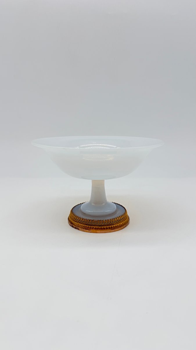 Coupe sur piédouche en opaline blanche et monture en bronze doré, époque Charles X -photo-2