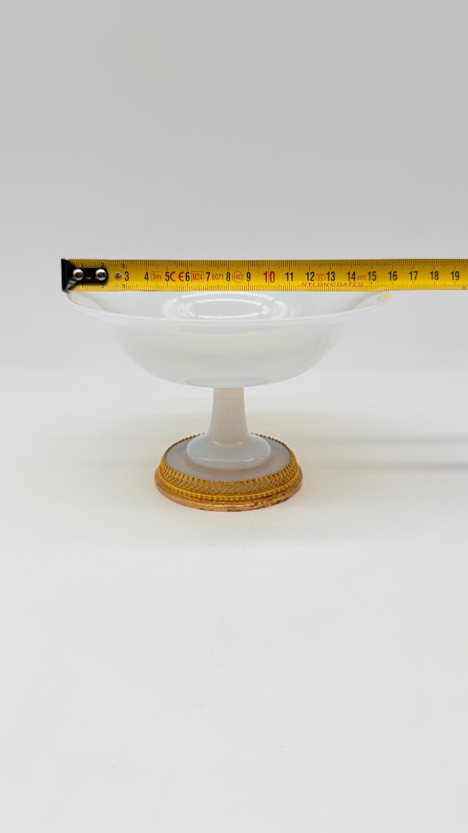 Coupe sur piédouche en opaline blanche et monture en bronze doré, époque Charles X -photo-6