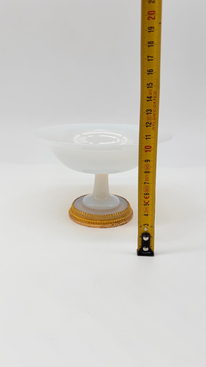 Coupe sur piédouche en opaline blanche et monture en bronze doré, époque Charles X -photo-7