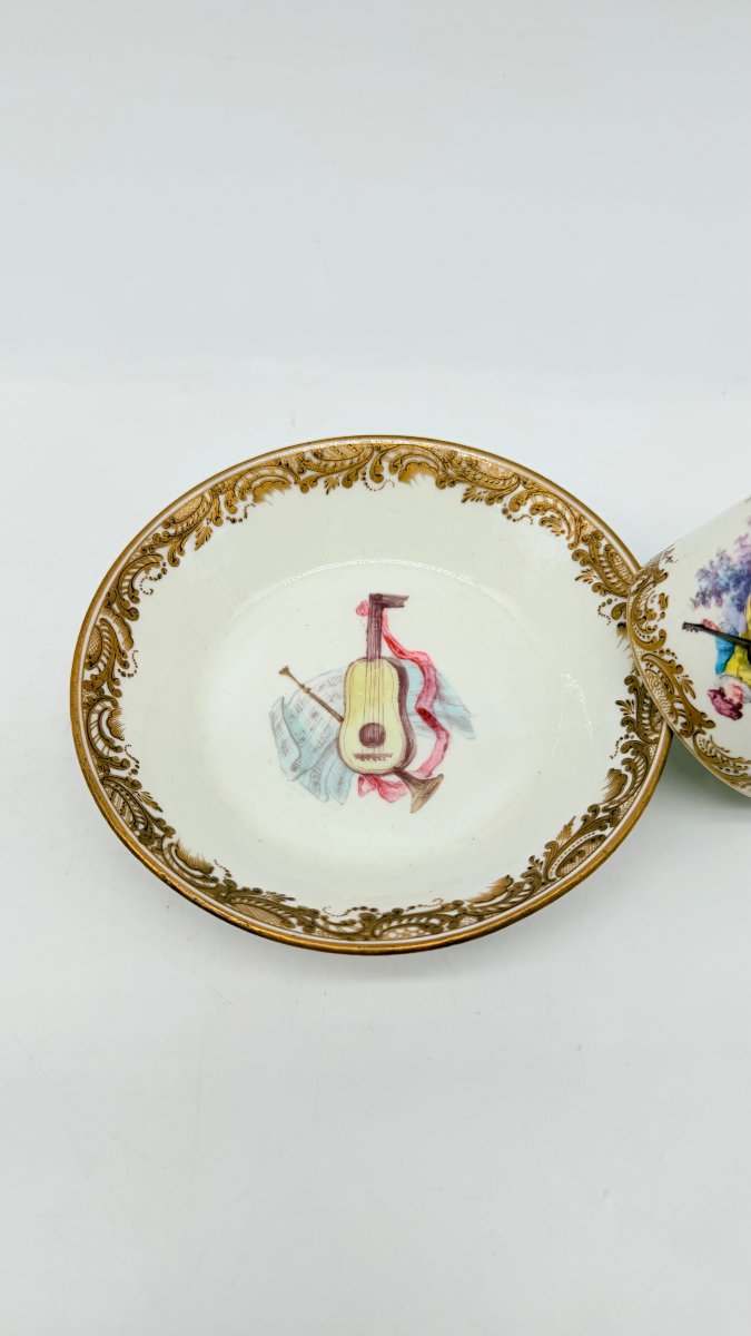 Manufacture royale de Sèvres, tasse litron et sa soucoupe, porcelaine tendre, vers 1755 -photo-2