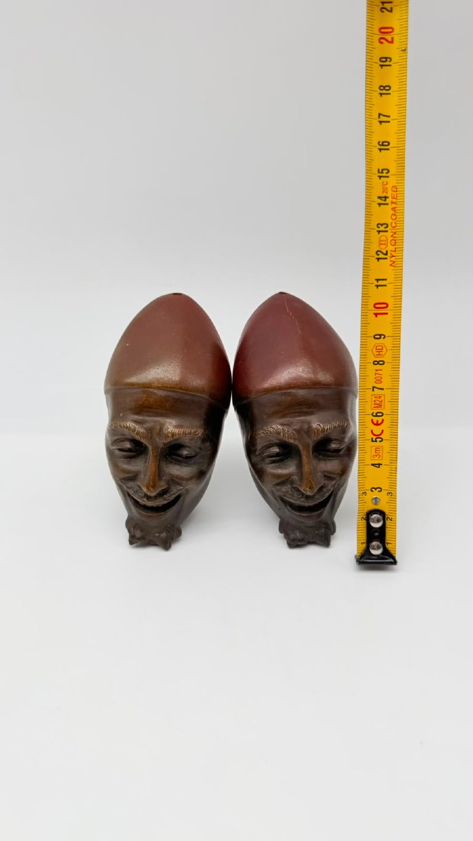  Paire de têtes grotesques en noix de corozo, travail populaire européen, XIXe siècle -photo-4