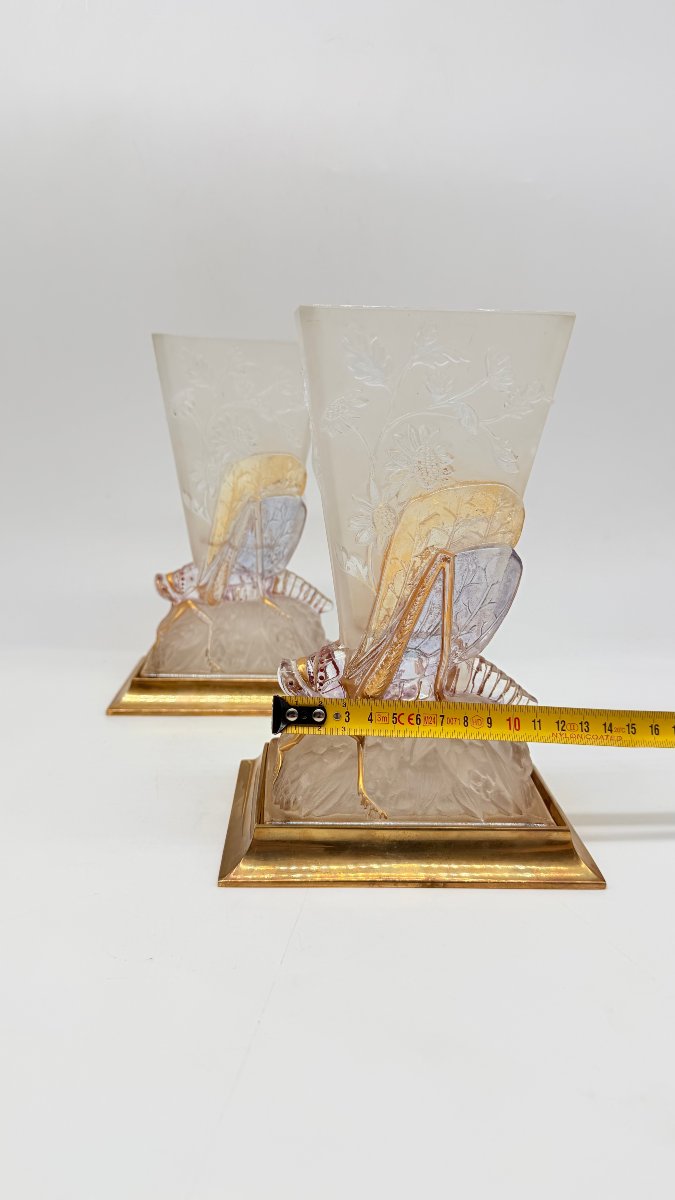 Paire de vases « Sauterelle » en cristal moulé, gravé et émaillé, Baccarat, 1878-photo-2