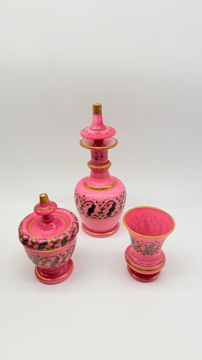 A French Pink And White Opaline Glass Toilette Garniture, Napoléon III Period-photo-1