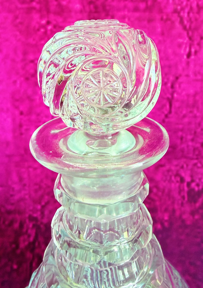 Baccarat Moulded Crystal Decanter With Swirl Decoration-photo-3