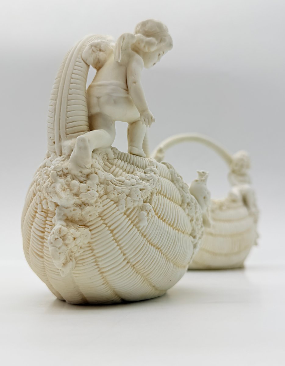 Paire de corbeilles figuratives en porcelaine biscuit, XIXe siècle-photo-4