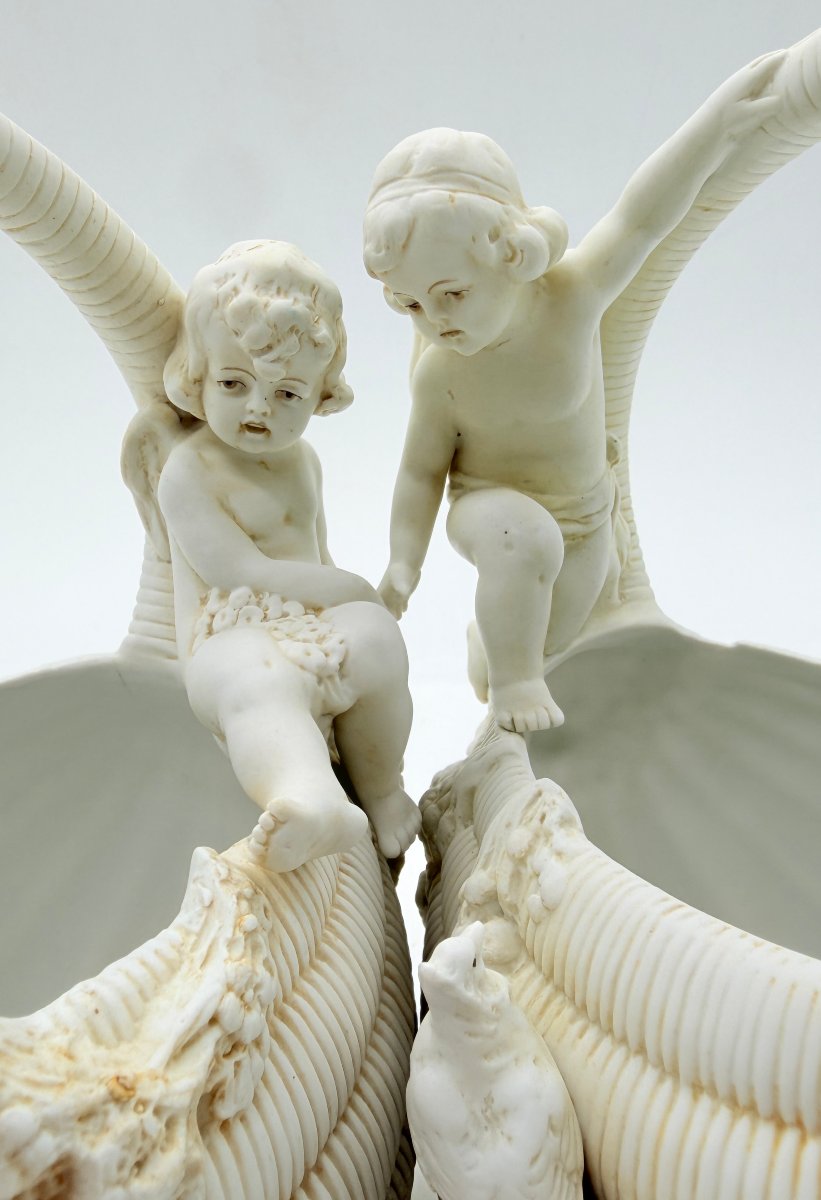 Paire de corbeilles figuratives en porcelaine biscuit, XIXe siècle-photo-5