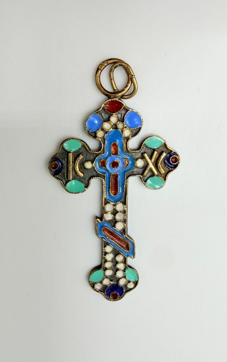 Travail russe, fin XIXe–début XXe siècle, croix pectorale en vermeil et émail cloisonné, 8e Art