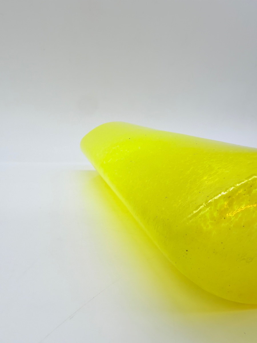 VASE CYLINDRIQUE EN VERRE DE MURANO JAUNE JAISSEURS / SCRITTO. CARLO SCARPA (1906 - 1978)-photo-2