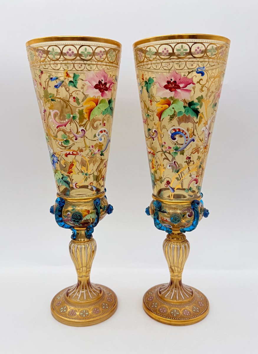 Paire de vases / gobelets en verre émaillé Lobmeyr du XIXe siècle
