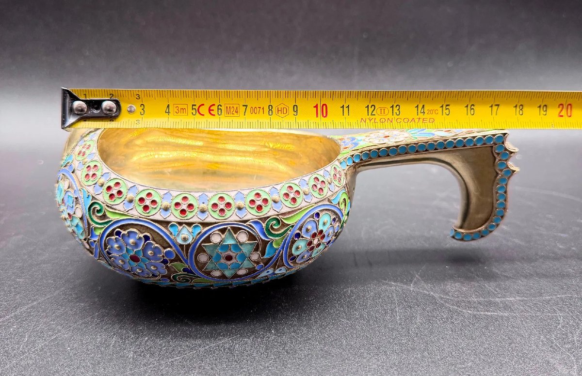 Maison Ovtchinnikov, Moscou, kovsh en vermeil et émail cloisonné polychrome, 1911-photo-8