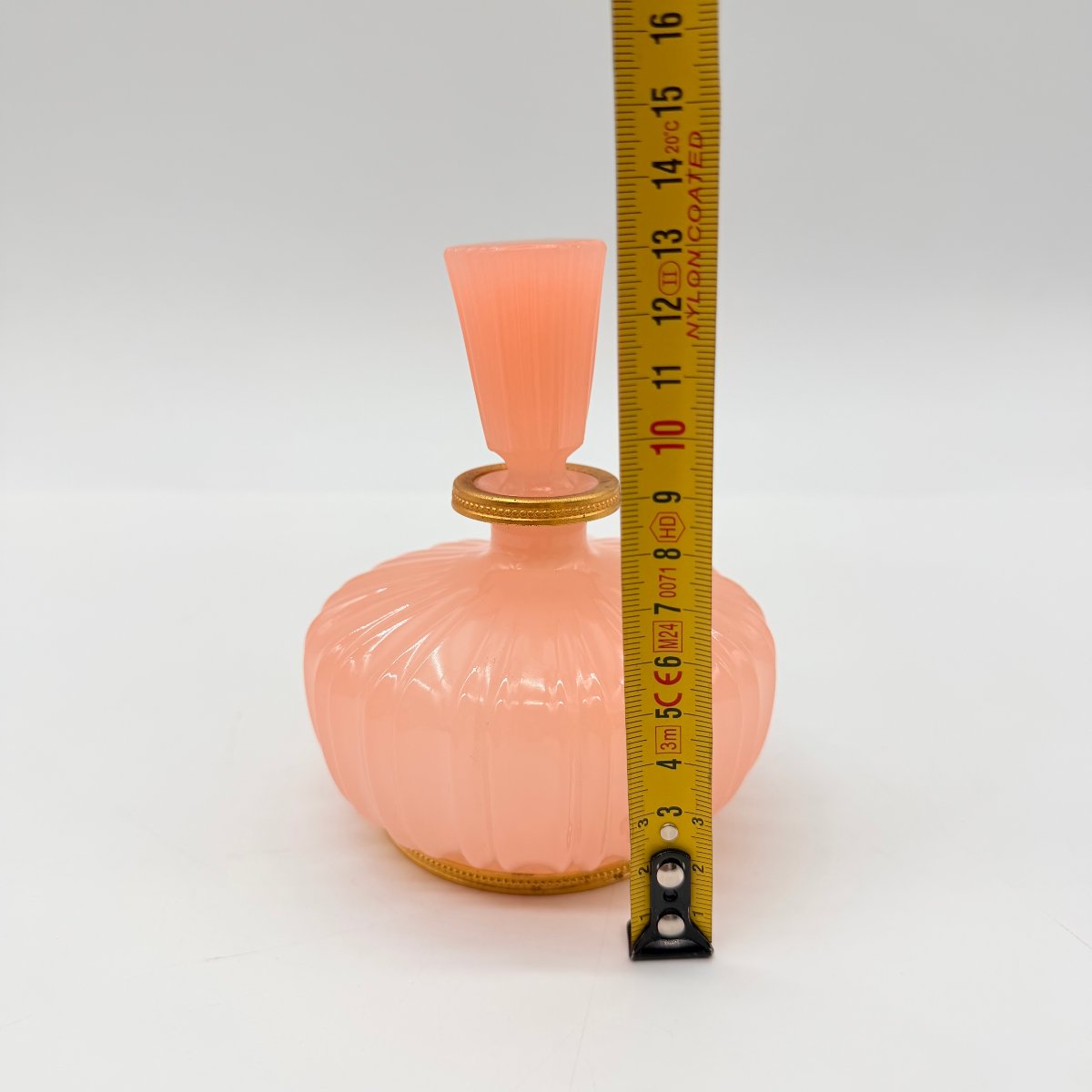 FLACON DE TOILETTE EN OPALINE COULEUR PÊCHE ET MONTURE EN LAITON DORÉ, ÉPOQUE CHARLES X   -photo-6